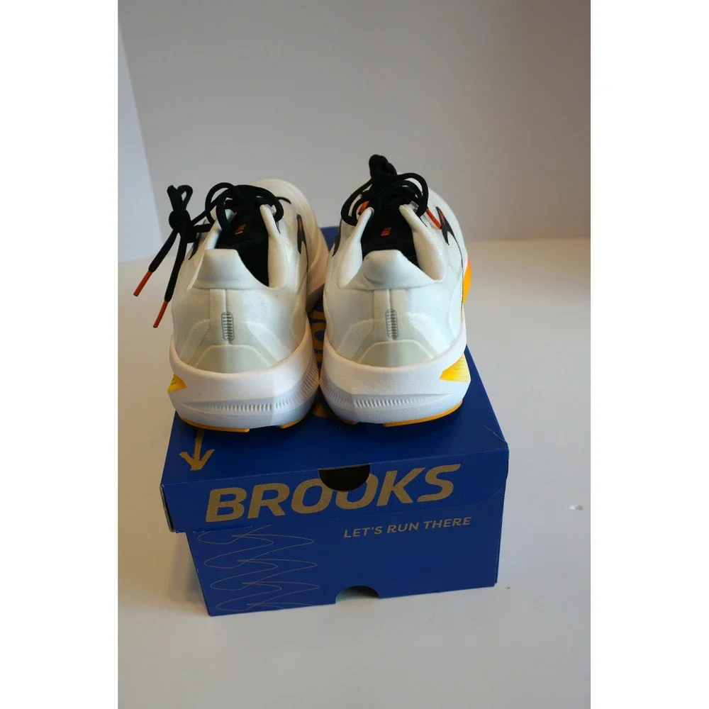 Brooks Revel 9 Mens Running Shoes White Orange Black 110499 1D 141 Size 12